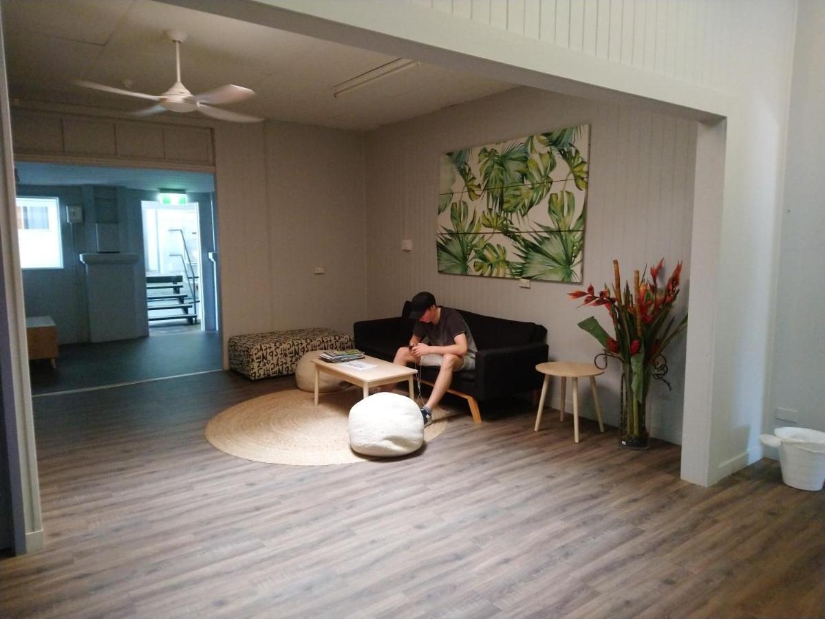 Mumma'S Hostel แคนส์ ภายนอก รูปภาพ